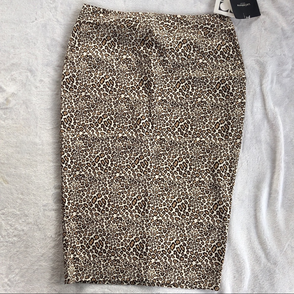 NWT Liz Claiborne skirt Size 6